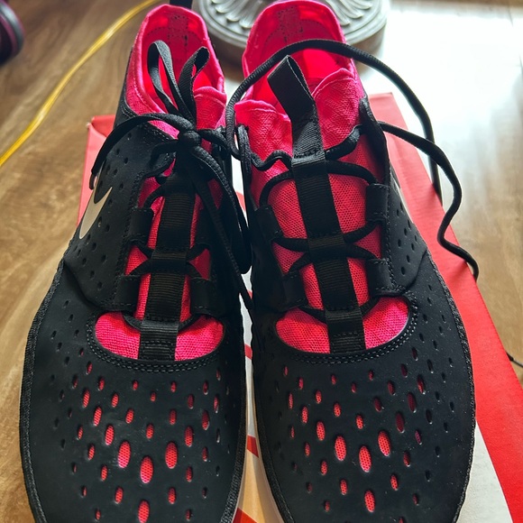 Nike Solarsoft Costa Low Running Shoes - Picture 2 of 5